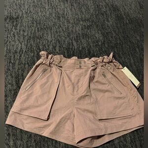 NWT CALIA Women's Woven Paperbag Short 
Size Medium